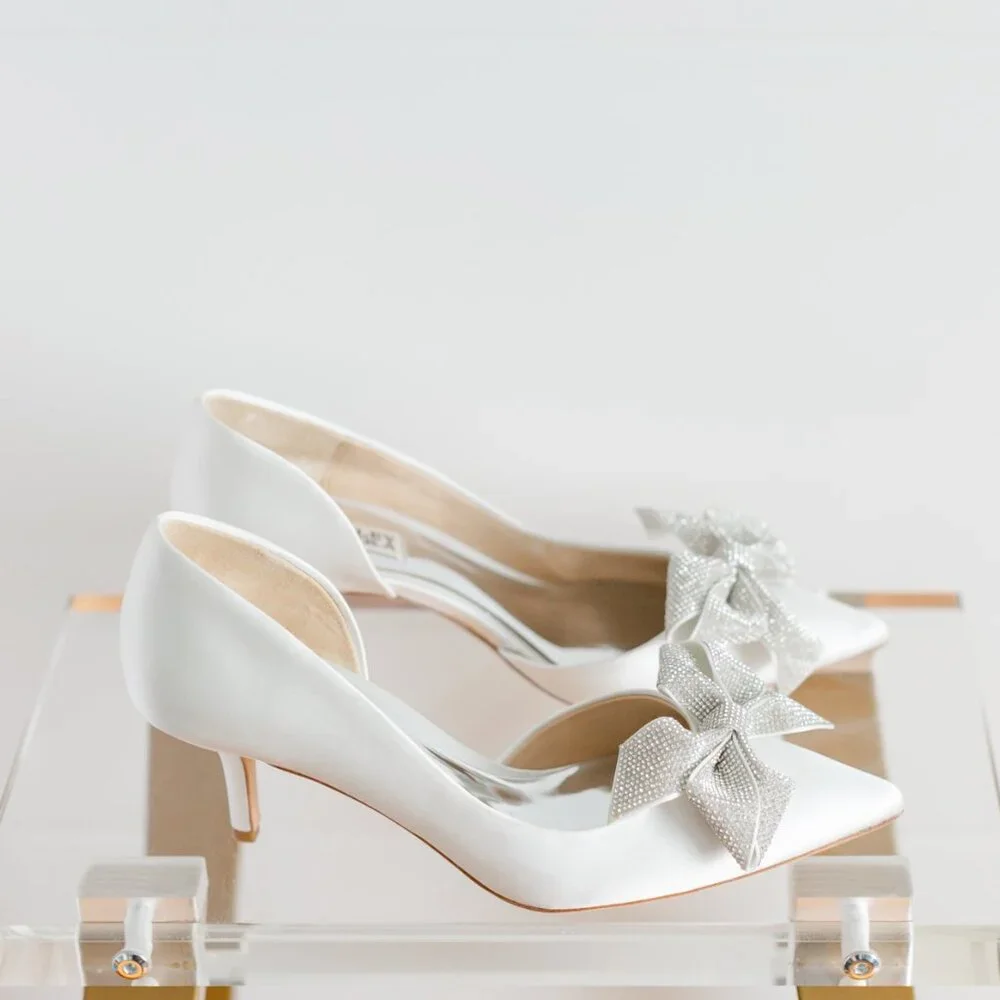 Badgley Mischka Meilani White Satin 7 Women's Classic Bridal Heels Bow Kitten - Picture 13 of 15
